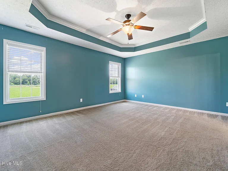 407 S Bluff Cir — Photo 11