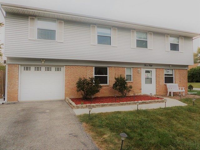 1st image of 350 Fleetwood St