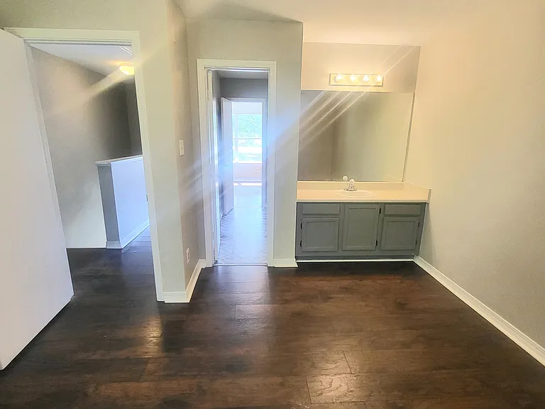 209 E 24th Ave #7 — Photo 14