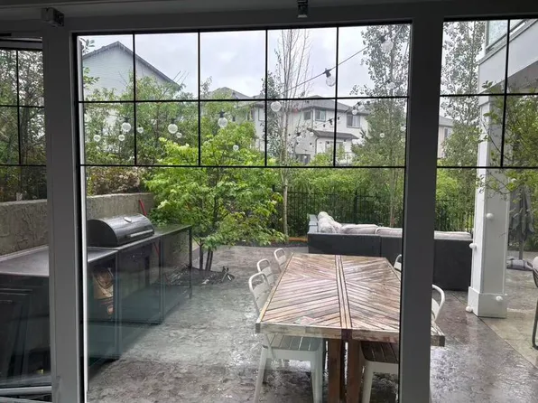 653 178a St SW, Edmonton, AB T6W 2L5