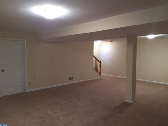 5th image of 521 Amanda Dr