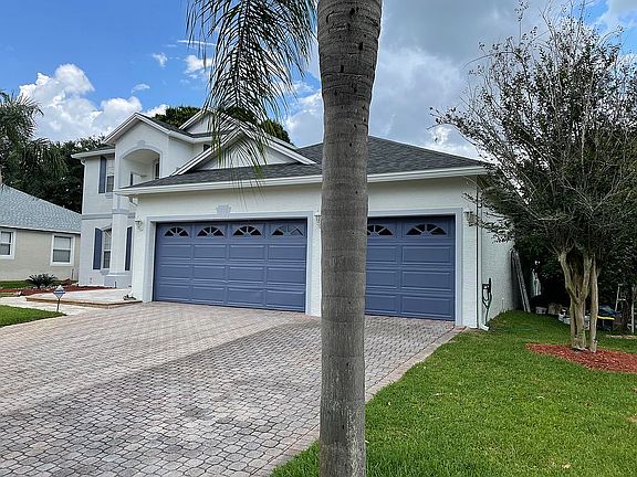 3rd image of 10043 Chatham Oaks Ct