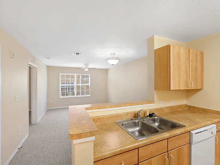 St. Luke's Life Center Apartments — Photo 15
