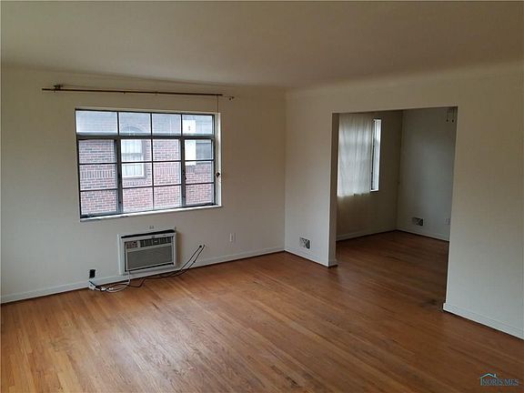 3rd image of 1627 S Cove Blvd