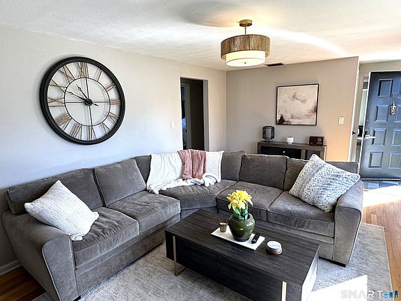 3rd image of 11 York Road