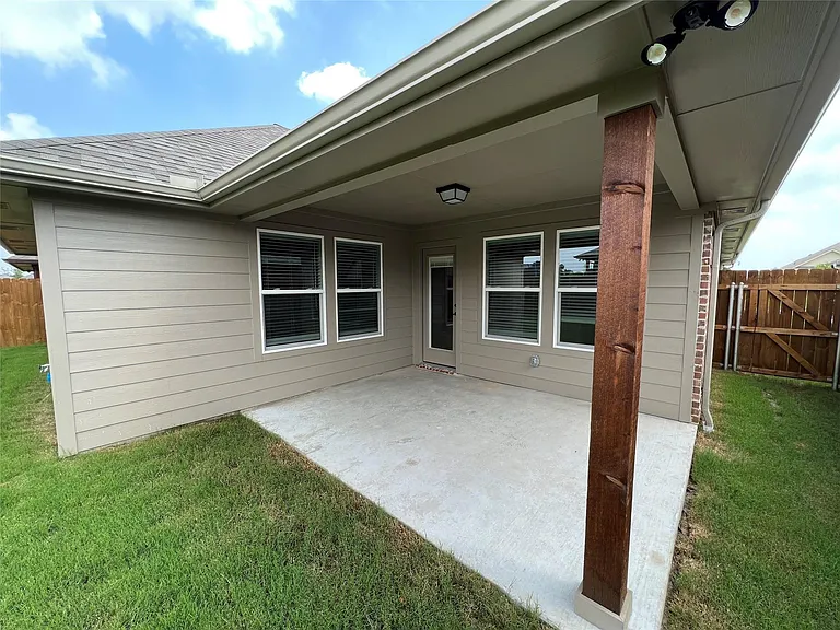 708 Tippit Ln — Photo 7