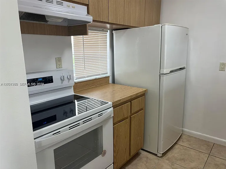 8610 N Sherman Cir #504 — Photo 6