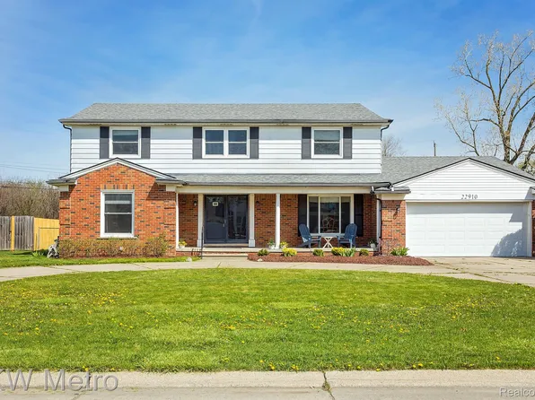 22910 Kenwyck Dr, Southfield, MI 48034