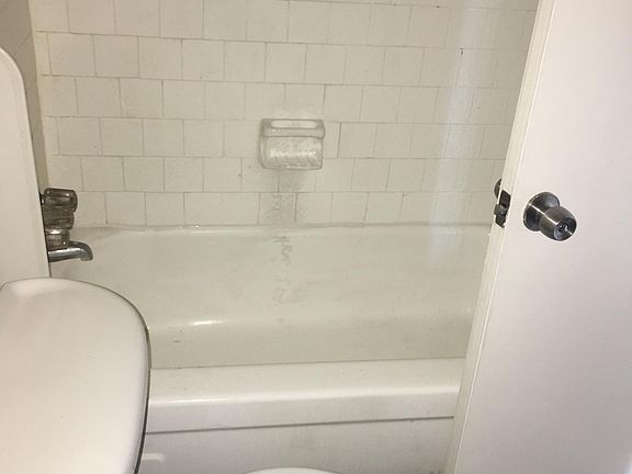 4th image of 811 1/2 N Stimson Ave