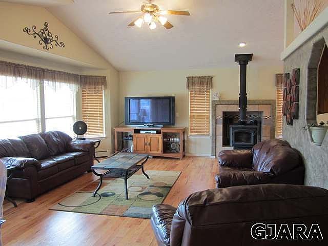 1st image of 675 Lasalle Ct