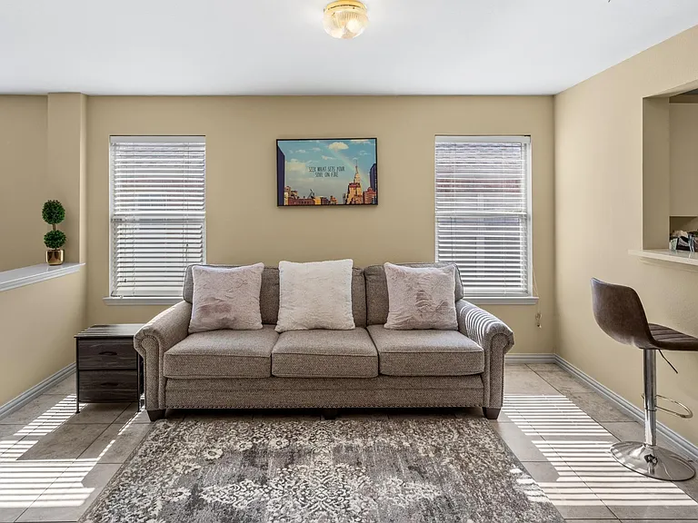 1116 Piedmont Dr — Photo 5