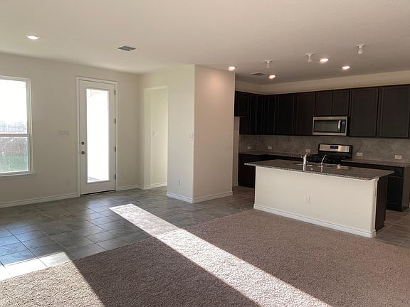 2nd image of 2645 Warren Ln