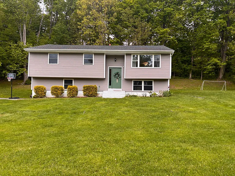 28 Forest Hills Dr — Photo 16