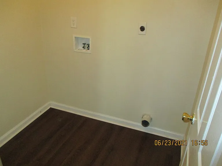 1009A University St — Photo 8