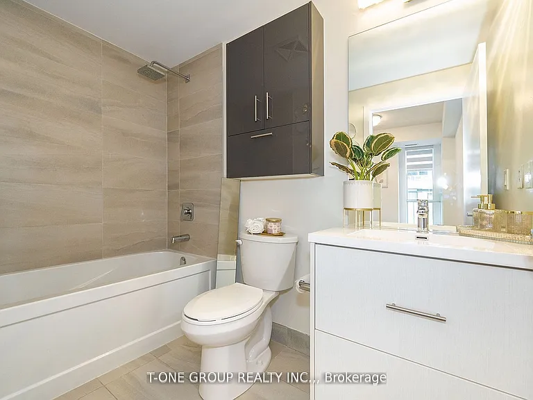 188 Fairview Mall Dr #915 — Photo 16