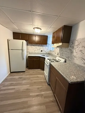 322 Loney St #2 Photo 1