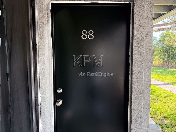 2nd image of 3939 N Pershing Ave APT 88