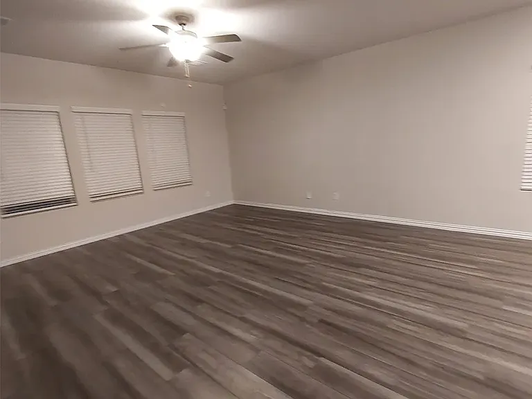 6004 Bailey Way — Photo 18