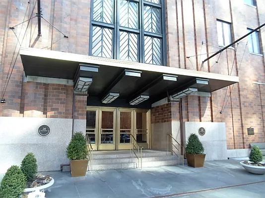 Sold by Manhattan Network Inc. | media 16