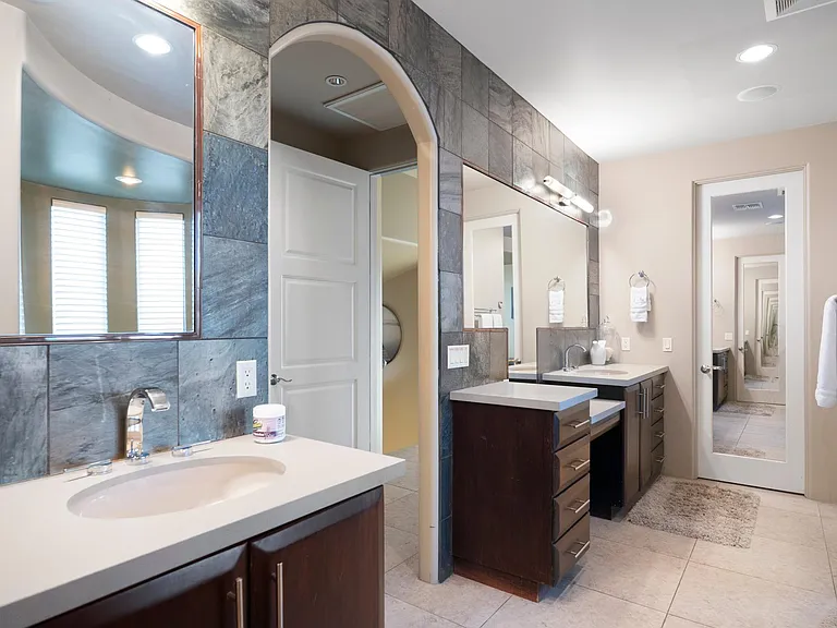 Master Bath - Two separate his/her closets