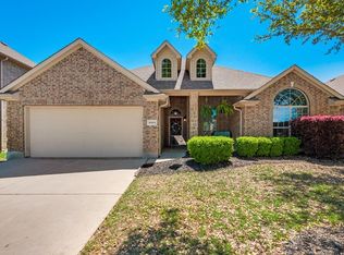5903 Ridgeway Dr, Grand Prairie, TX 75052