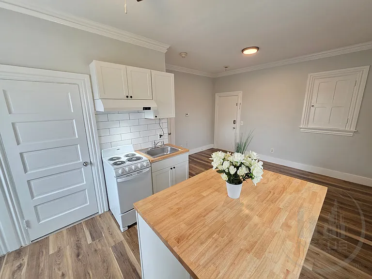 3 Highland St — Photo 3