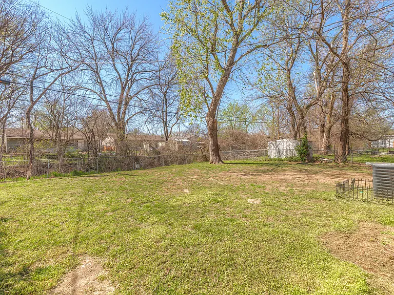 19336 E 3rd St — Photo 25