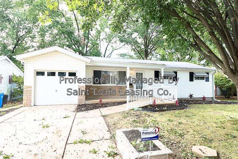 1st image of 1015 Wycomb Dr