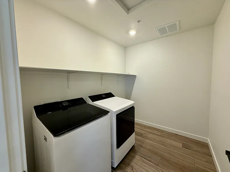 4581 Field View Dr — Photo 15