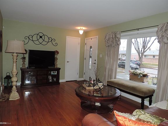 2nd image of 11662 Harold St