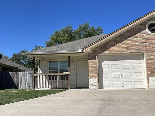 1104 Leah Dr #A Photo 1