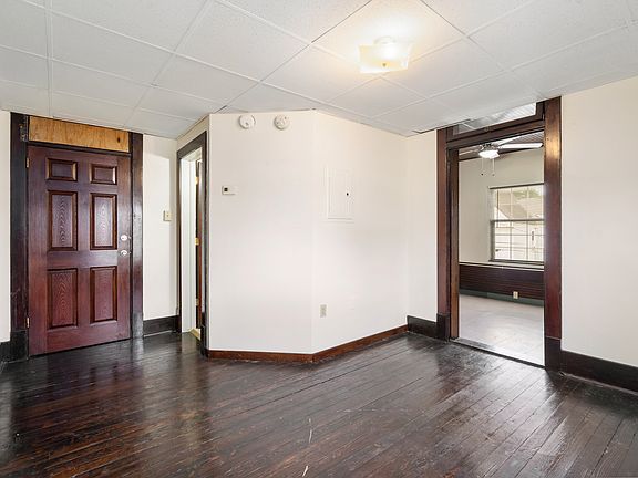 4th image of 531 Main St
