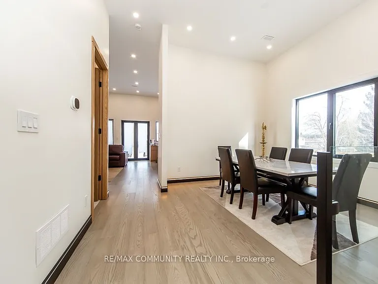 475 Wilson Rd N — Photo 9