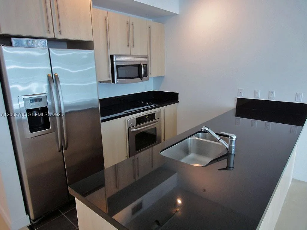 The Axis On Brickell Ii C — Photo 2