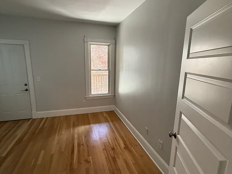 48 Lambert Ave — Photo 9