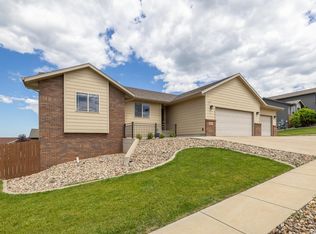 2934 Motherlode Dr, Rapid City, SD 57702