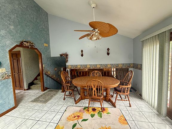 4th image of 1401 Capri Ln