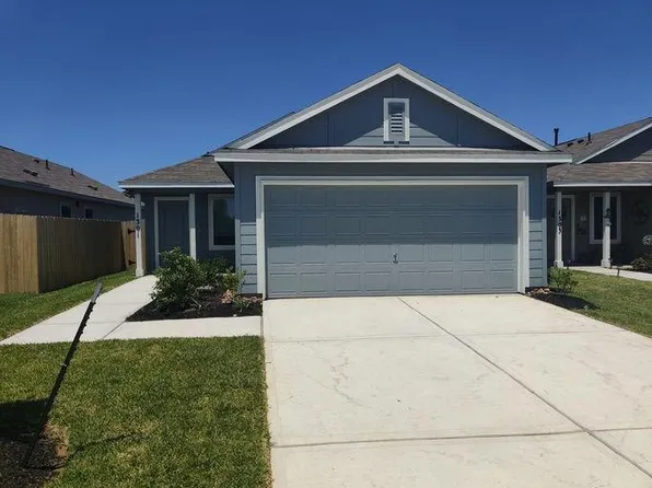 1301 Charlotte Way, Wharton, TX 77488