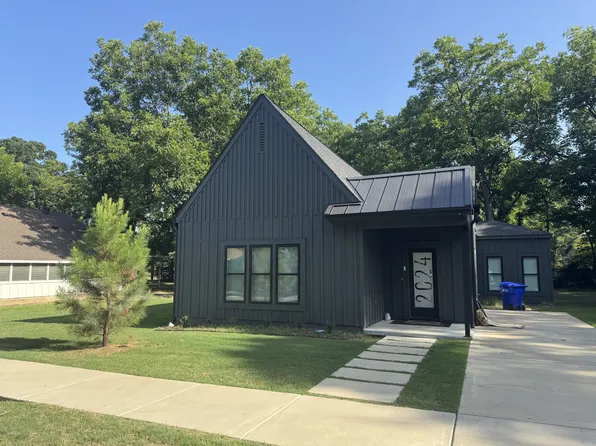 2024 Weems St, Conway, AR 72034