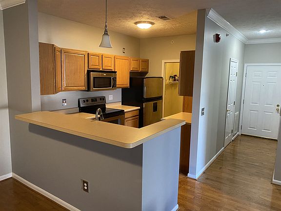 3rd image of 1155 Fairman Way Unit 105