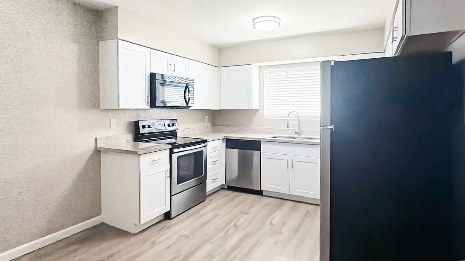 2 bed, 875 sqft, $1,195 — Photo 3
