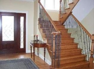 3210 Prairie View Dr, McHenry, IL 60050