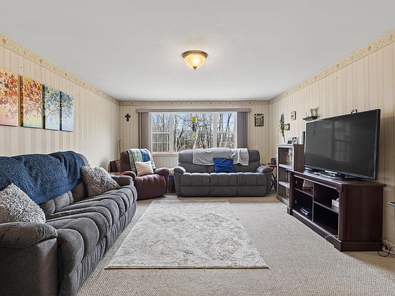 4th image of 88 County Road