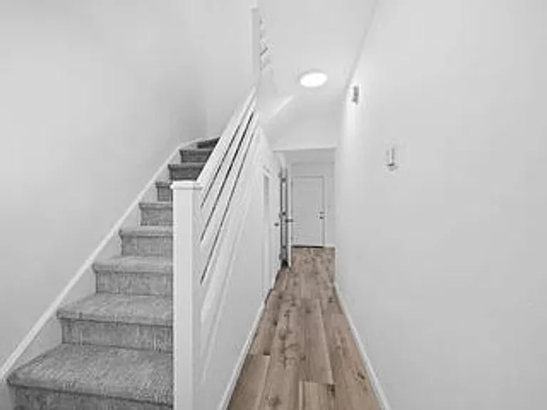 2136 Drescher St — Photo 3