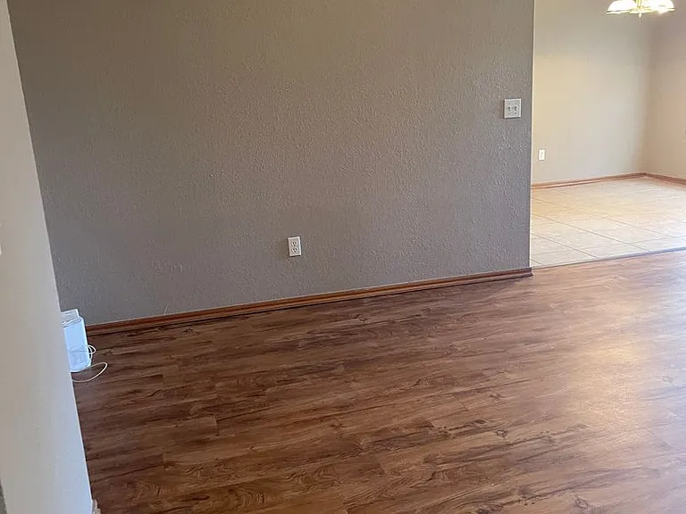 3417 Shadow St — Photo 6