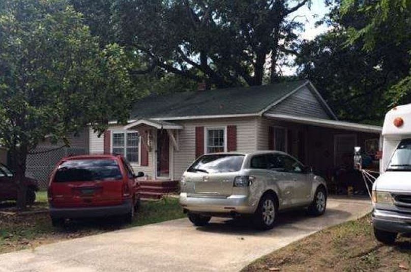 2nd image of 413 Ponroy St