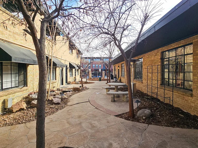 Courtyard on Vine — Photo 1