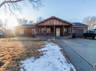 2433 SW James St, Topeka, KS 66614