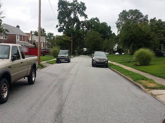 5th image of 215 Oxford Hill Ln