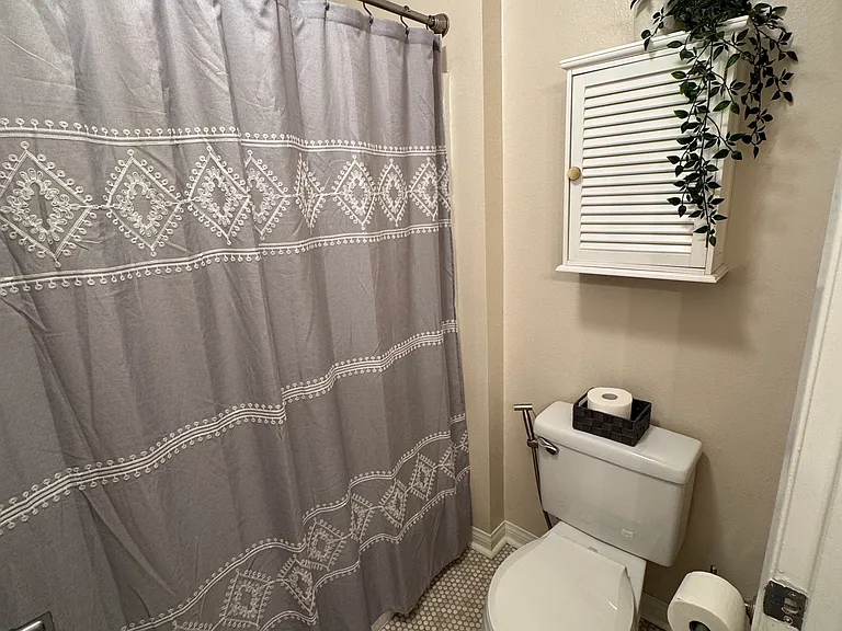 5530 Owensmouth Ave #206 — Photo 8